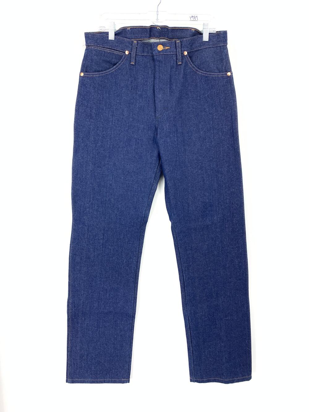 Wrangler Straight Leg Jeans 100% Cotton Mens Size 33 X 32 Medium Wash Denim